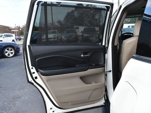 Used 2019 Honda Pilot Touring image 36