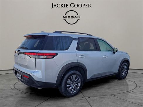 Certified 2025 Nissan Pathfinder SV image 5