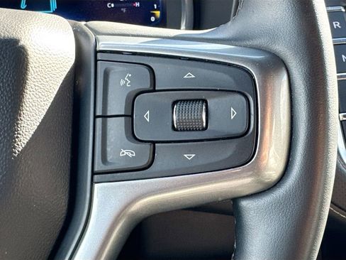 Used 2023 Chevrolet Suburban Premier image 11