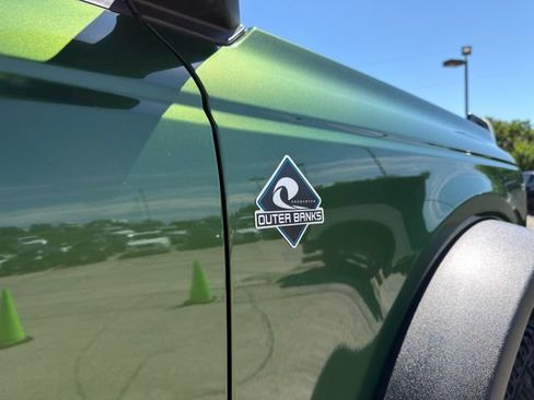 Used 2023 Ford Bronco Outer Banks w/ Sasquatch Package AWD/4WD image 9