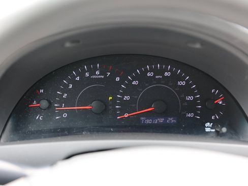 Used 2010 Toyota Camry LE image 35