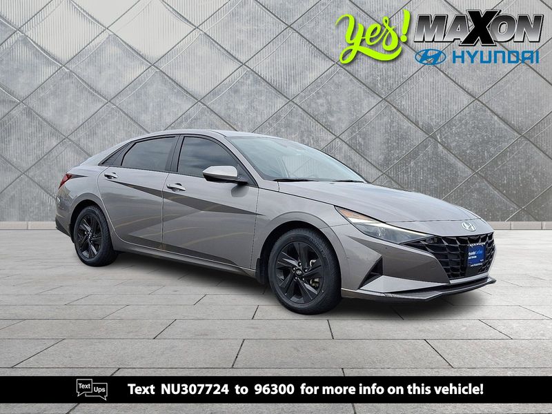 Certified 2022 Hyundai Elantra SEL w/ Convenience Package image 1