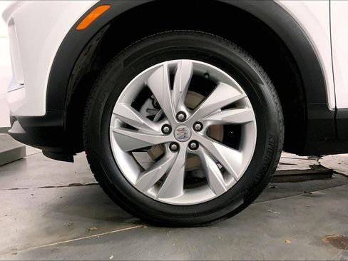 Used 2025 Buick Encore GX Preferred AWD/4WD image 9