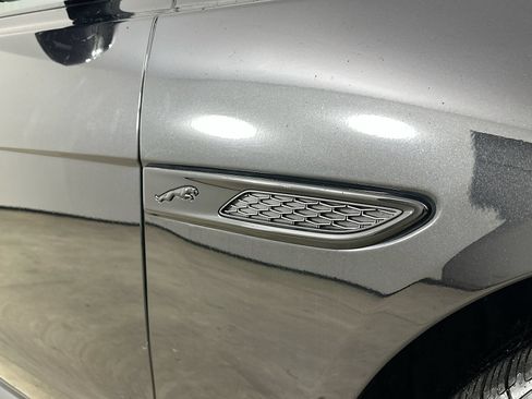 Used 2024 Jaguar XF R-Dynamic SE AWD/4WD image 9