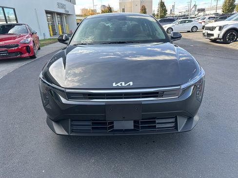 New 2025 Kia K4 LXS image 3