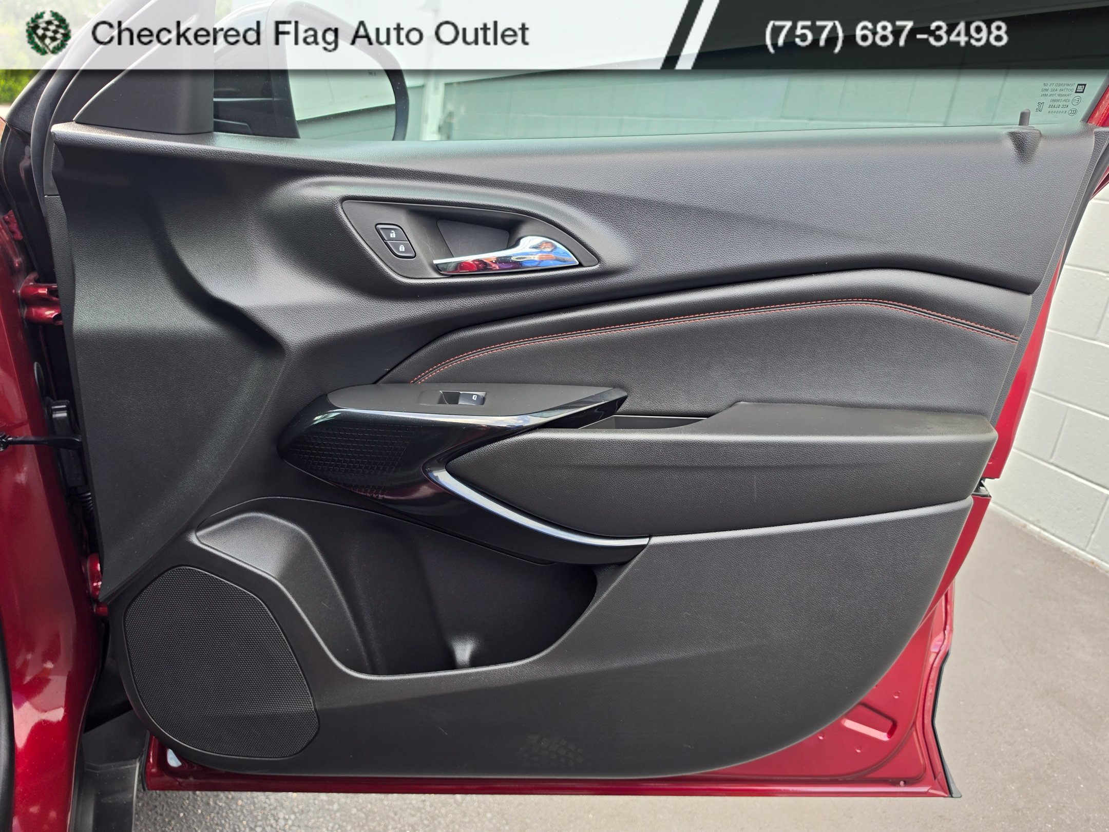Used 2024 Chevrolet Trax RS w/ Sunroof Package FWD image 43