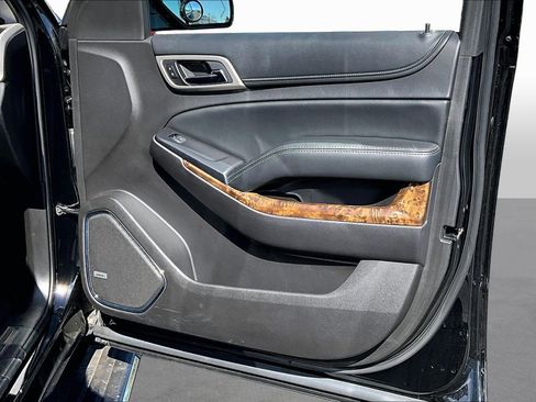 Used 2015 GMC Yukon Denali w/ Premium Package AWD/4WD image 18