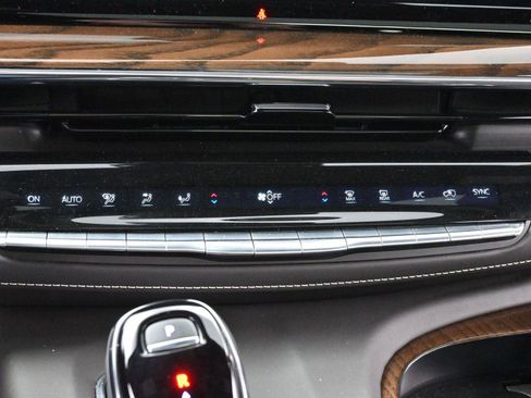 Certified 2024 Cadillac Escalade Sport Platinum image 23