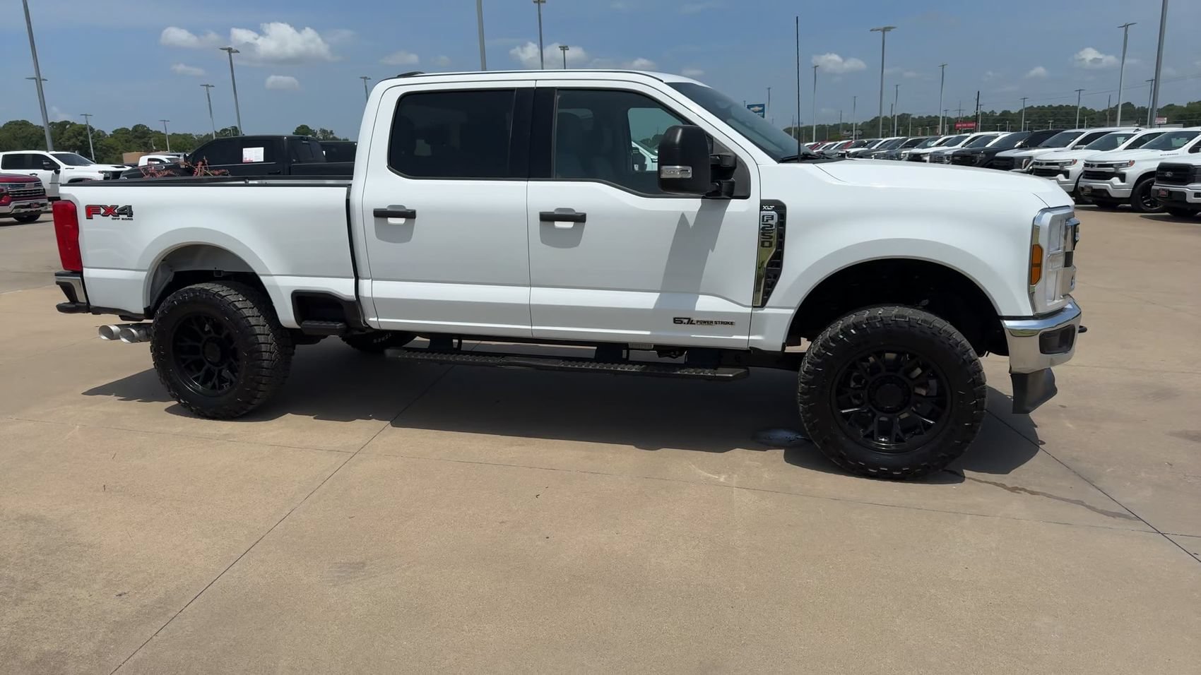 Used 2025 Ford F250 XLT w/ FX4 Off-Road Package AWD/4WD image 2