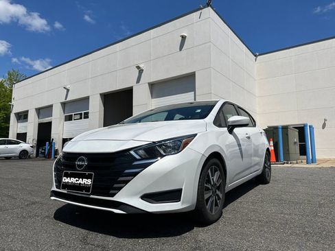 Used 2023 Nissan Versa SV FWD image 32