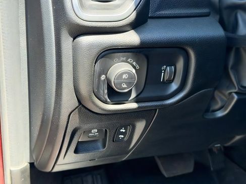 Used 2025 RAM 1500 Big Horn RWD image 18