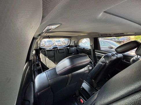 Used 2019 Toyota Highlander AWD V6 image 43