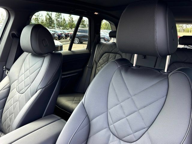 Used 2026 BMW X5 xDrive50e w/ Parking Assistance Package AWD/4WD image 21