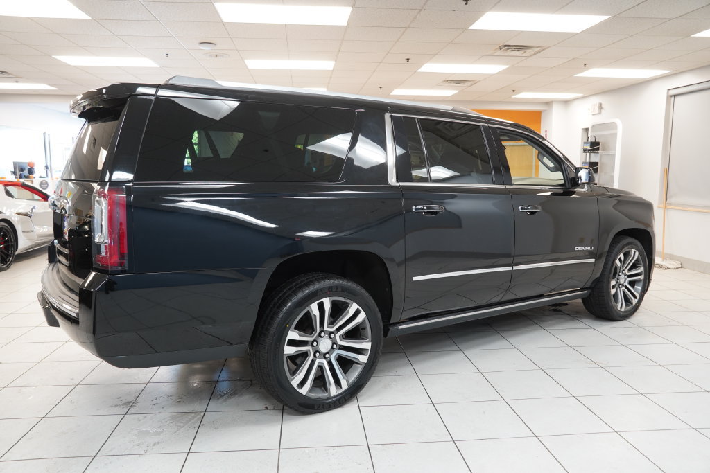 Used 2020 GMC Yukon XL Denali w/ Denali Premium Package AWD/4WD image 15