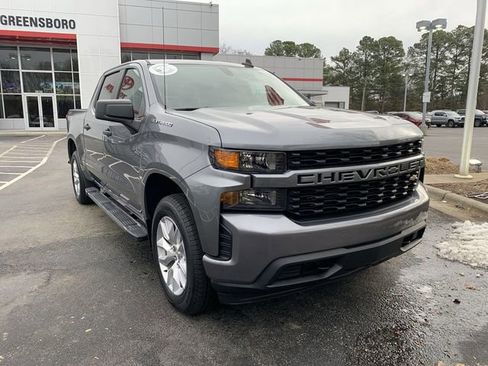 Used 2022 Chevrolet Silverado 1500 Custom image 2