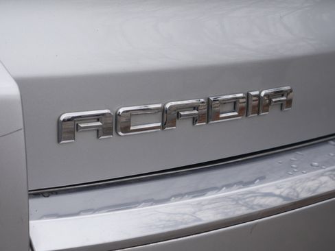 Used 2013 GMC Acadia SLT image 19