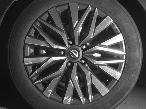 Used 2025 Nissan Altima 2.5 SV FWD image 15