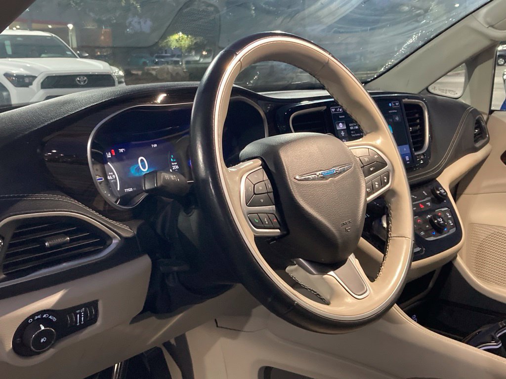 Used 2021 Chrysler Pacifica Limited FWD image 9