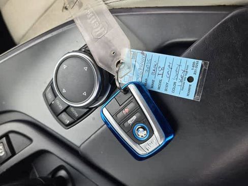 Used 2015 BMW i8 image 17