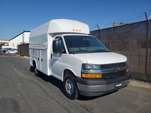 New 2025 Chevrolet Express 3500 w/ Power Convenience Package RWD image 3