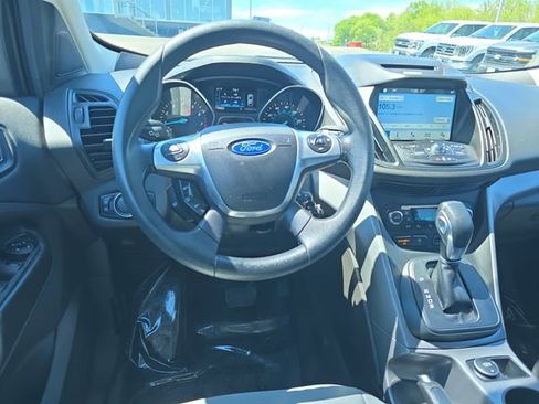 Used 2016 Ford Escape SE w/ Equipment Group 201A AWD/4WD image 17