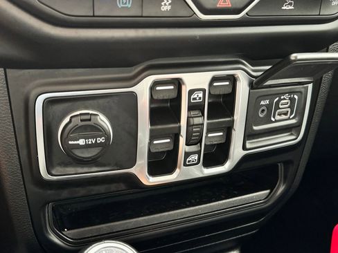 Used 2023 Jeep Wrangler Unlimited Sahara w/ Cold Weather Group image 25