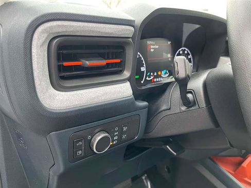 Used 2022 Ford Maverick XLT image 38