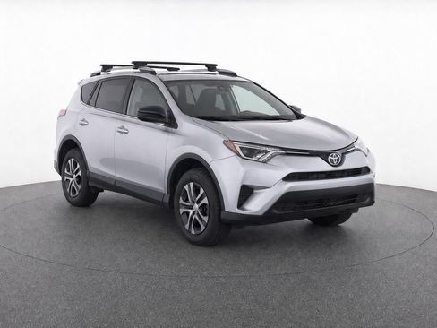 Used 2016 Toyota RAV4 LE AWD/4WD image 2