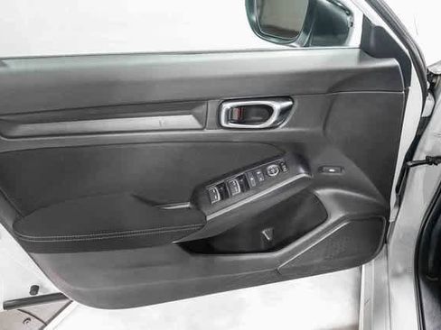 Used 2023 Honda Civic Sport image 19