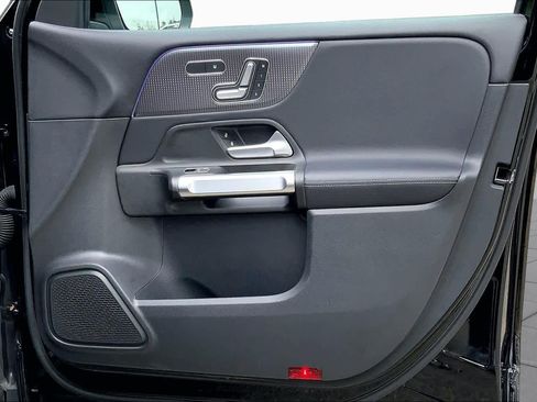 Certified 2021 Mercedes-Benz GLB 250 4MATIC image 23
