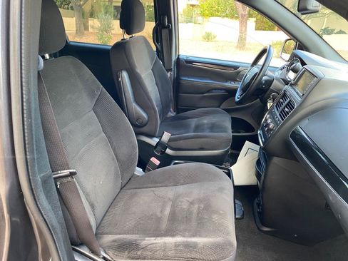 Used 2018 Dodge Grand Caravan SE FWD image 49