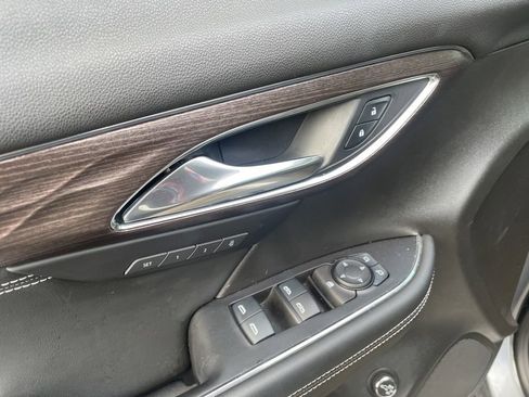 Used 2022 Buick Envision Avenir w/ Safety Package image 16