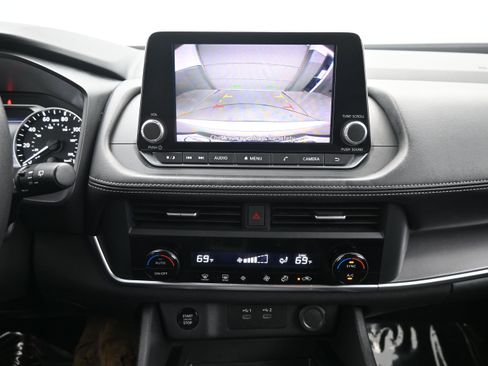 Certified 2024 Nissan Rogue SV AWD/4WD image 16
