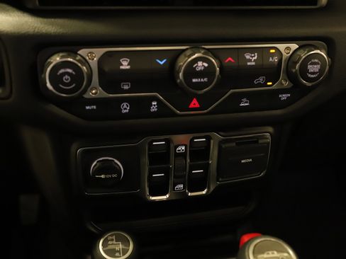 New 2025 Jeep Gladiator Sport image 8