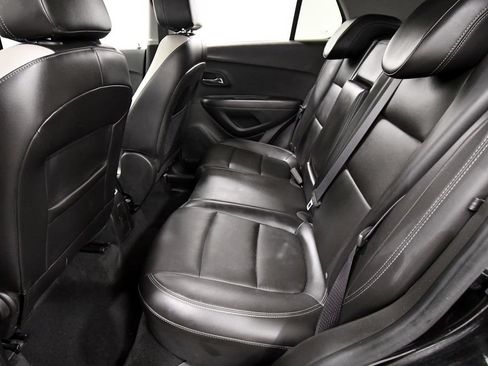 Used 2018 Chevrolet Trax Premier w/ Midnight Edition FWD image 15