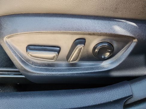 Used 2023 Toyota Camry SE image 11