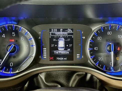 Used 2019 Chrysler Pacifica Touring-L FWD image 19