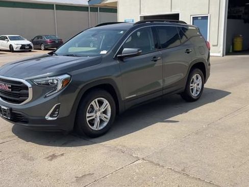 Used 2020 GMC Terrain SLE w/ Driver Convenience Package AWD/4WD image 4