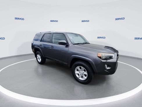 Used 2018 Toyota 4Runner SR5 AWD/4WD image 2