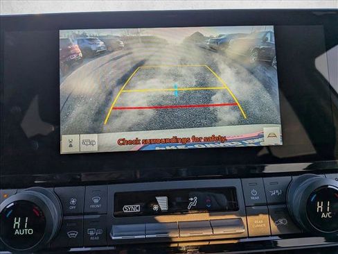 Used 2025 Toyota Grand Highlander AWD image 13