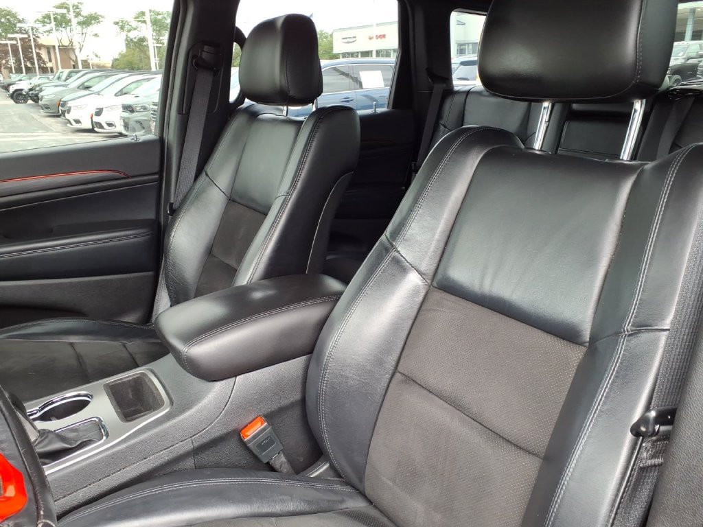 Used 2021 Jeep Grand Cherokee Laredo X AWD/4WD image 9