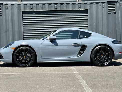 Used 2025 Porsche 718 Cayman RWD image 2