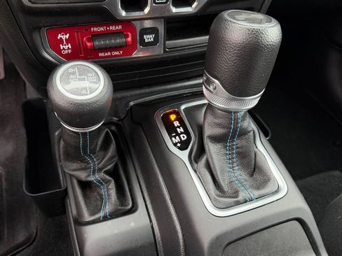 Used 2023 Jeep Wrangler Unlimited Rubicon 4xe image 27