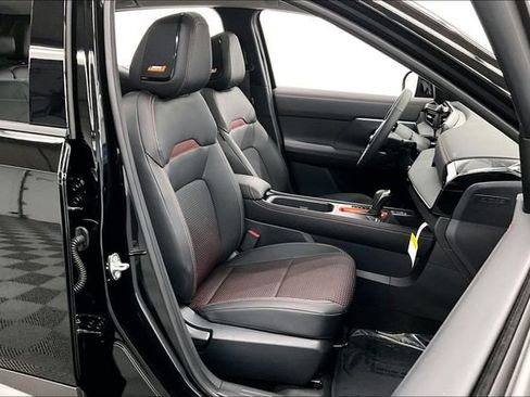 New 2026 Nissan Kicks SR w/ SR Premium Package AWD/4WD image 36