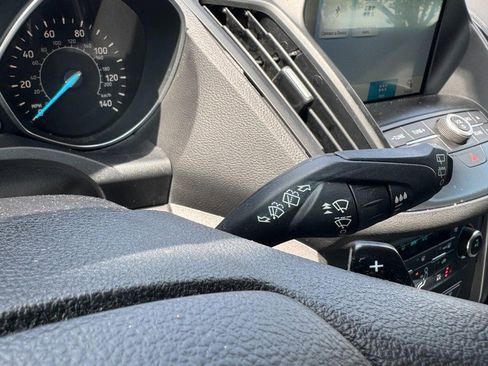 Used 2017 Ford Escape SE w/ Equipment Group 201A image 21