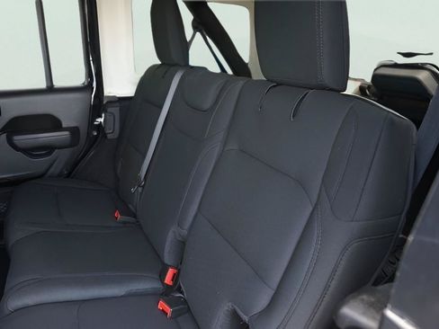 Used 2022 Jeep Wrangler Unlimited Sport AWD/4WD image 13