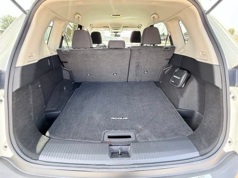 Used 2023 Nissan Rogue SV FWD image 19