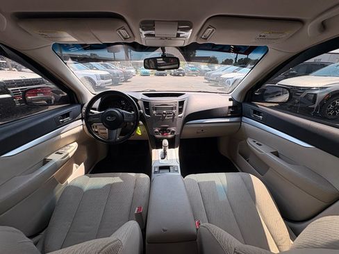 Used 2010 Subaru Outback 2.5i Premium AWD/4WD image 27
