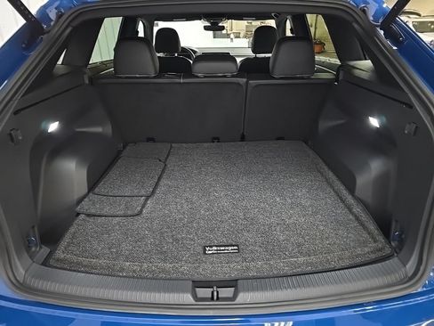 Used 2025 Volkswagen Atlas Cross Sport SE AWD/4WD image 12