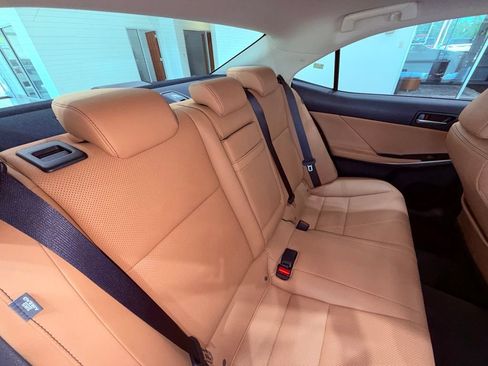 Used 2017 Lexus IS 200t RWD image 10